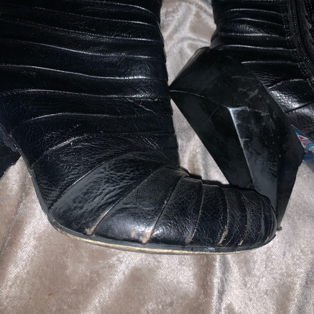 Boots - Picture 2 of 8